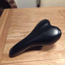 10 inches long
6 inches wide
black
excellent condition
please click on my profile picture for other items thanks