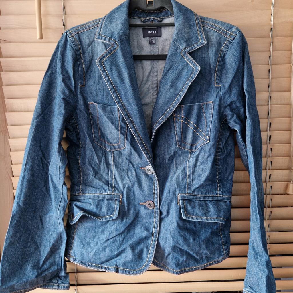 mexx Damen Jeans Jacke Gr 38
Selten getragen
Gr 40 steht drin,fällt kleiner aus
Versand ist möglich
PayPal Freunde vorhanden

Privatverkauf keine Garantie Rücknahme oder Gewährleistung