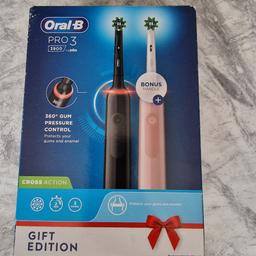 brand new oral b pro 3 3900 twin toothbrushes
only opened to take picture, unwanted gift 
collection tanyard farm cv4