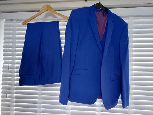 Buy & Sell East London Havering - Photos for Burton 3 piece suit blue