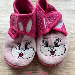 Babyschuhe Schuhe Mädchen Gr. 22
Versand gegen Aufpreis möglich. 
Keine Garantie und kein Umtauschrecht!