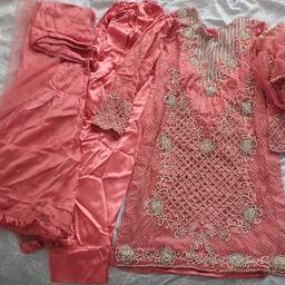 heavily embroidered pink suit; front, back and sleeves.

comes with plain trousers and beaded skirt so you can choose which style!

worn once.

collect from LU3 2 
or can post