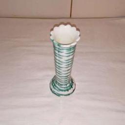 Verkaufe Vase aus Gmundner Keramik in ungebrauchtem Zustand.

Maße:
19 cm hoch
5 cm Durchmesser