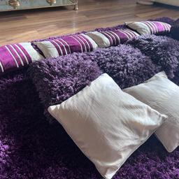 brilliant condition
x 2 rugs from dunelm
x 9 cushions from next
x 1 large vase/ show piece from leekes
price is negotiable, everything worth £350