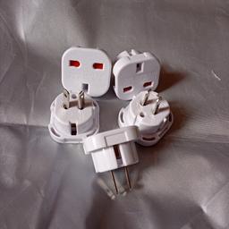 New in package 5 pack of Travel Adapters UK to USA but also covers other countries
Canada, Japan, China, Mexico, Jamaica, Barbados, Thailand and more.
Pins rotate.

All info on 3rd and 4th photos.

Collection Only.
