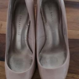 ladies Mark's and Spencer's nude colour shoes size 3.5
collection only