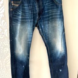Hi and welcome to this great looking Mens DIESEL Krooley Regular Slim Carrot Jeans W34 L32 in mint condition thanks
