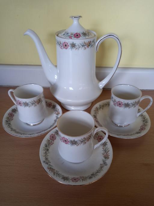 Buy & Sell South East London Greenwich - Photos for Vintage royal albert coffee set