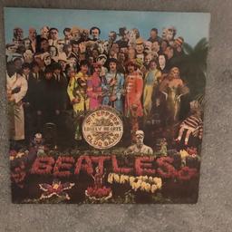 Sgt Peppers Lonely Hearts Club Band
EMI PARLOPHONE pcs 7027 1967
With original card pull out and record sleeve
Minimal wear very good condition