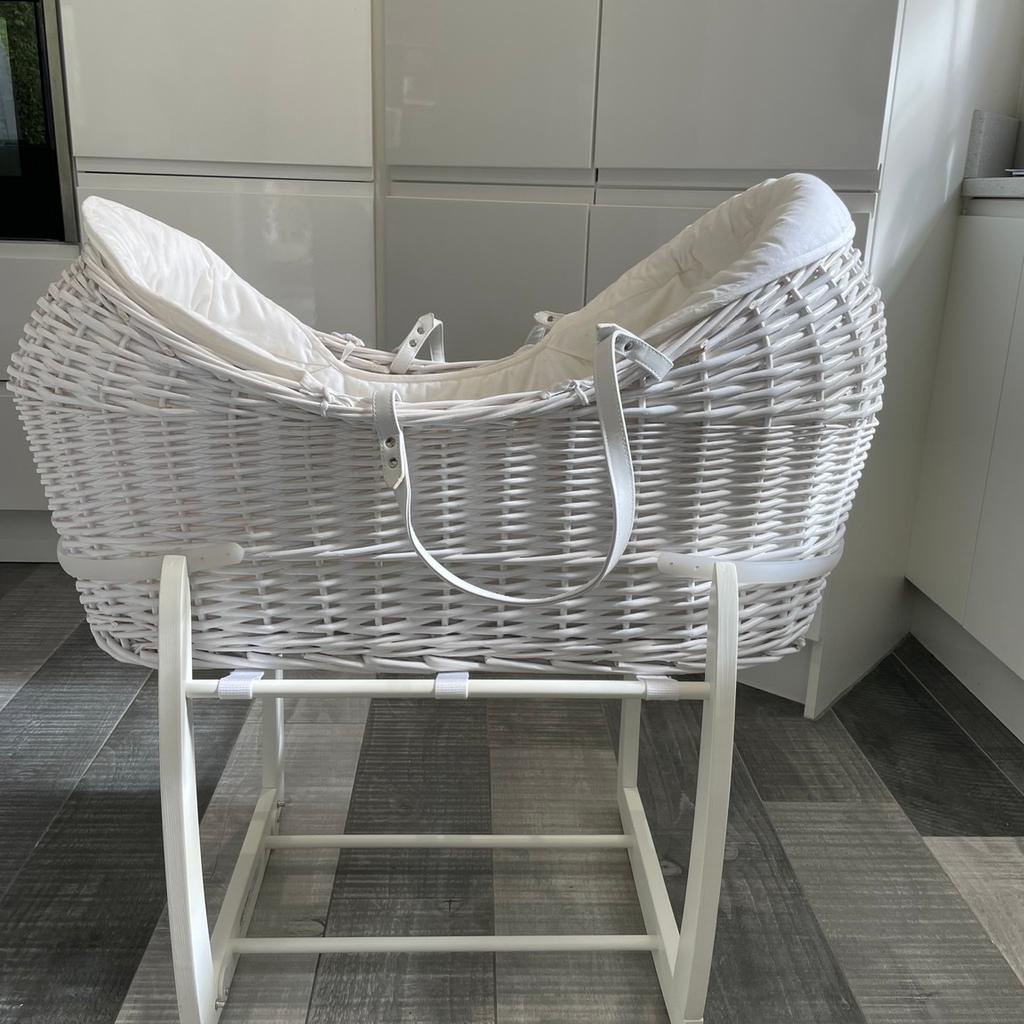 Mamas & papas Moses basket and stand in TF1 Wellington für 35,00 £ zum ...