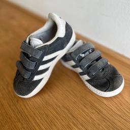 Tolle Baby Sneaker von Adidas Gazelle
Top Zustand