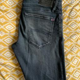 Men’s Tommy Hilfiger Denim Jeans - 32/34.

Good condition.

Colour: Ash Blue / Black Comfort