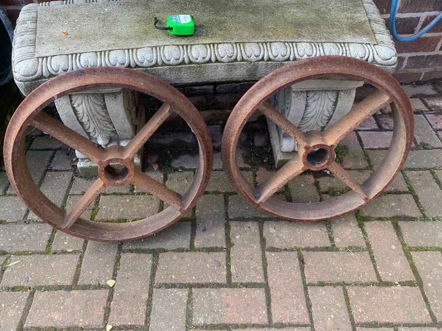 Pair of cast iron wheels in S60 Rotherham für £ 30,00 zum Verkauf