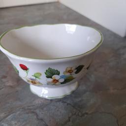 Beautiful Vintage Strawberry Design Little Pot/Dish/Bowl. Measurements 2.5 inch high, diameter is 3.5 x 3 oval shape. Unable to read maker's stamp, Old Stra???. No chips or cracks. We used it for condiments at mealtimes. Aolso very decorative on a kitchen shelf/display cabinet. From smoke and pet free home. Check out my other items, happy to combine postage for multiple purchases when possible or collection from DL5. Thanks for looking.