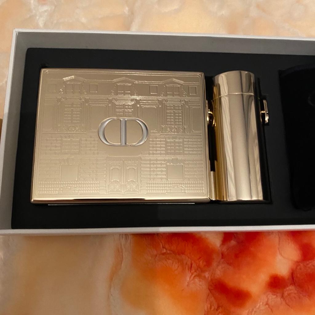 Dior lipstick set with golden shoulder bag in SW16 Lambeth für £ 70,00