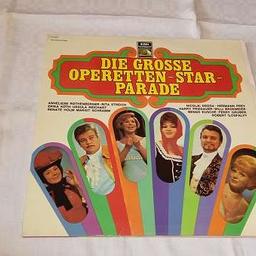 Verkaufe Die Grosse Operetten Star Parade Schallplatte in Top-Zustand.