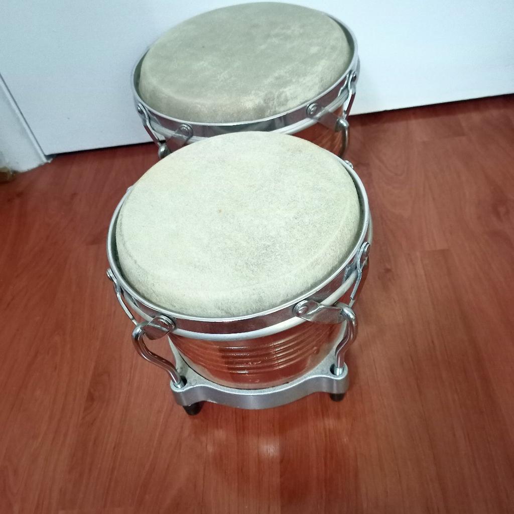 VINTAGE DOUBLE WOODEN BONGO DRUM SET. in B28 Birmingham für £ 25,00 zum ...