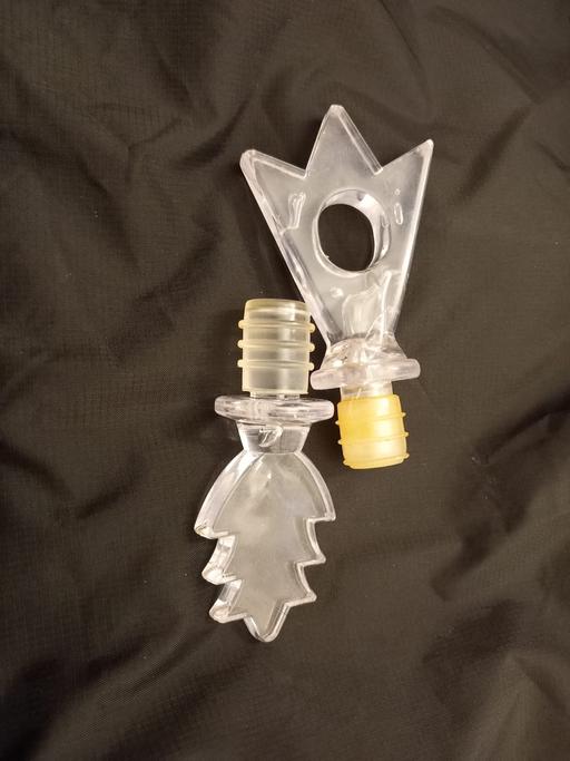 Buy & Sell Surrey Guildford - Photos for 2 clear perspex bottle stoppers