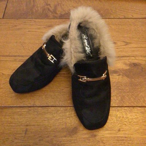 Buy & Sell Central London Lancaster Gate - Central London - Photos for A pair of Slipper type of shoes