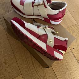 River Island Trainers
Size 4
Worn twice
Very Good Condition
Brought For £55