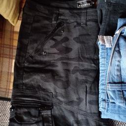 Tolle Camouflage Jeans mit vielen Taschen und Reissverschlüssen Bild 4 noch blaue Cargojeans noch Gratis dazu