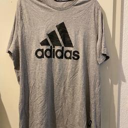 Adidas Shirt 

Sehr guter Zustand 

Versand 3€/ unversichert 
Versand 6€/ versichert