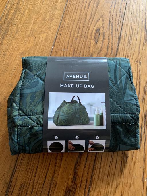 Buy & Sell Essex Thurrock - Essex - Photos for Avenue New Make-Up Bag