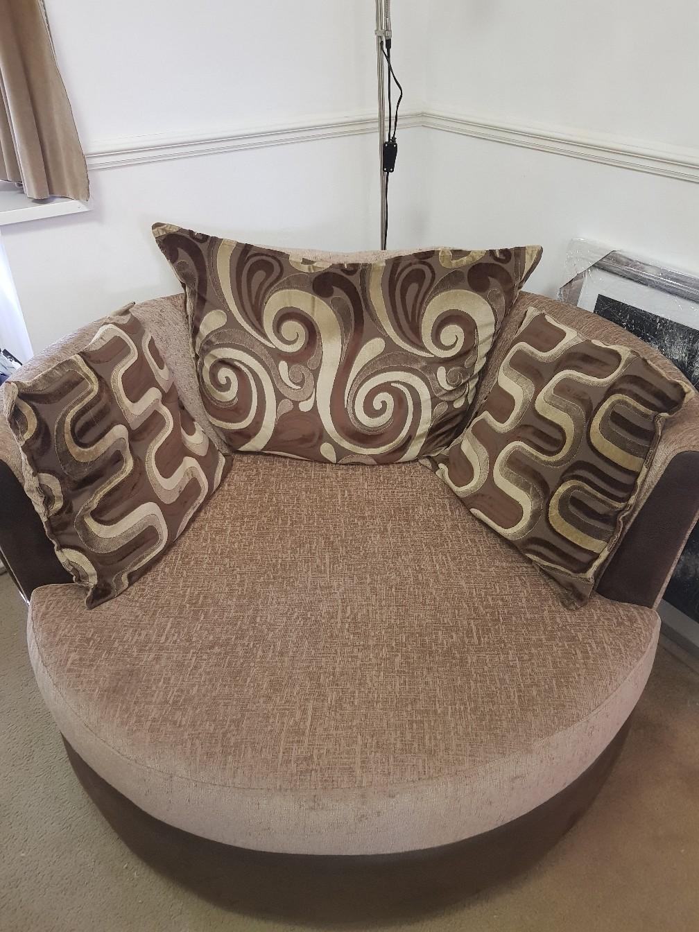 Dfs sofa lounger & swivel chair in B12 Birmingham für £ 400,00 zum