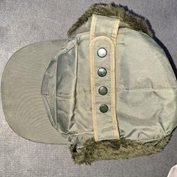 medium size waterproof hat. folds down to keep ears warm

Collection from Pelsall Walsall