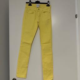 gelbe Jeans Hose im sehr guten Zustand von Asos Petite
Größe: 32