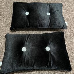 Lovely black velvety looking side cushions. Unused. Just kept in storage.
Measures approximately 30cm x 40cm.

£10 no offers.

Collection from E3 4GH