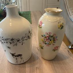 Zwei sehr schöne Vasen h 21 u 22 cm a 10€.Die rechte mit Blumendecor ist verkauft.

Da Privatkauf keine Rücknahme oder Garantie oder Reklamation der Käufer ist damit einverstanden.