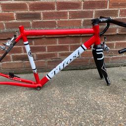 Tifosi 54cm frame I think, deda black fin carbon forks, cane creek headset,massi bars, itm carbon stem and shimano brakes. Reasonable condition may be able to deliver locally