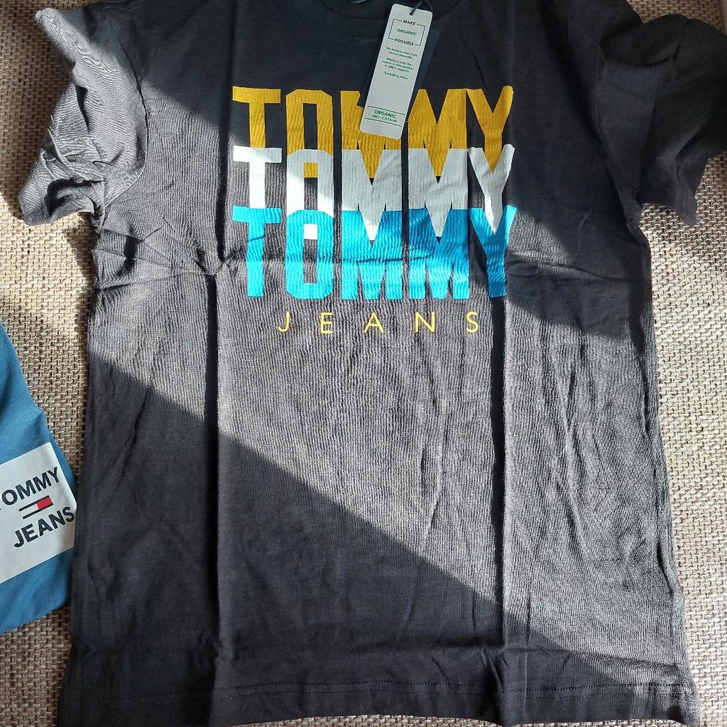 Neu und ungetragen
Herren Shirts Tommy Hilfiger
Größe Small

Wie abgebildet je 20€
Zusammen 35€

Versand Österreich 5€