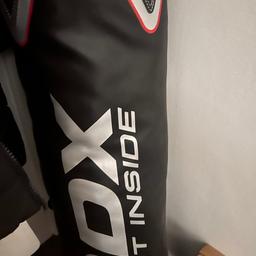Like new boxing punch bag with hook chain