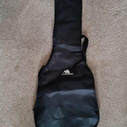 ARMOURdillo guitar case with external zipped compartment, shoulder straps and handle. Can be posted for additional £3.