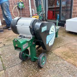 Log splitter some wear and tear but overall in good condition. Electrics work perfectly.