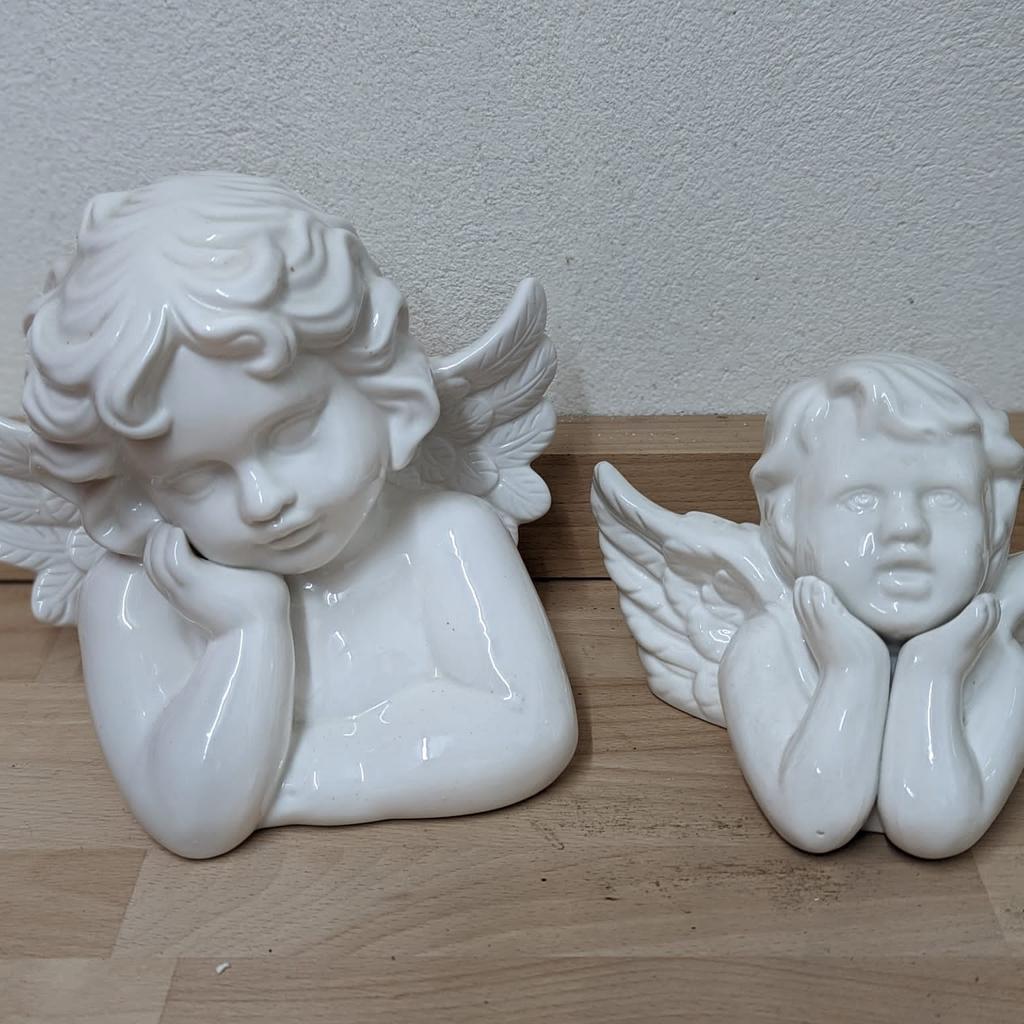 Diverse Engelfiguren, große Engel 10€
kleine Engel 5€