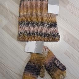 Damen Schal mit passende Handschuhe
Winter Accessoires set 
 Neue mit Etikette 
Versand möglich