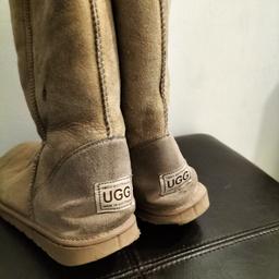 UGG Ladies Australian Boots
Size 5