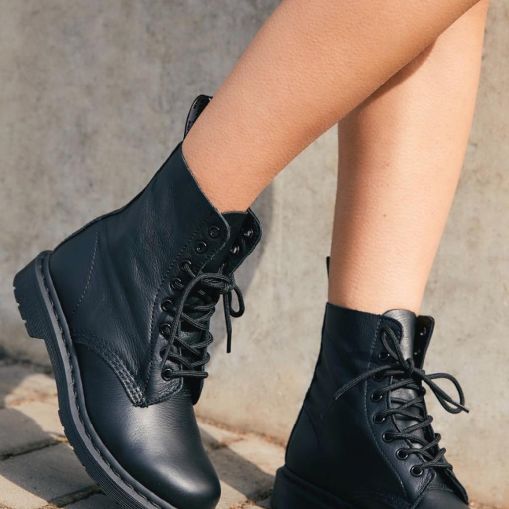 1460 pascal mono 8 eye boot