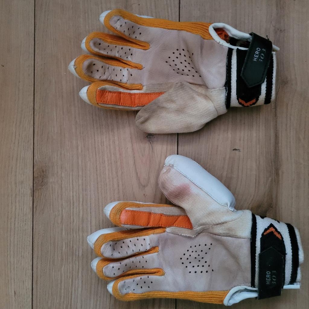 Youths Right Handed cricket Batting Gloves GM
