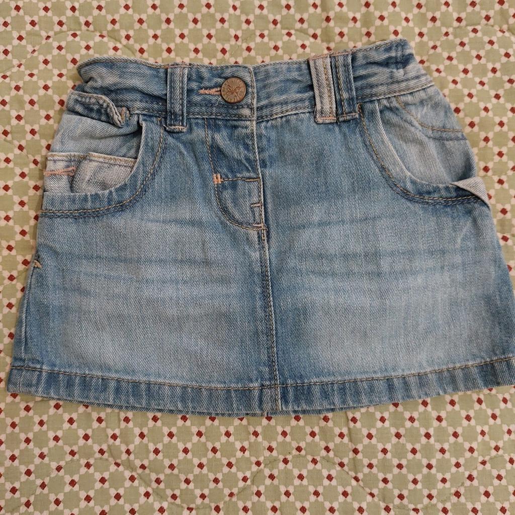 Girls next denim skirt, aged 12-18 months
Worn but in great condition
Collection or can post