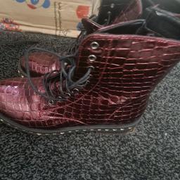womens croc style burgandy boots with diamanté detail to soul tried on too small so like new collect m23 or can post pls check my other items bargain galore 😀