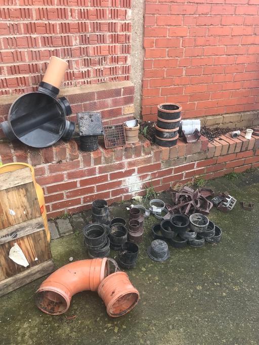 Buy & Sell Derbyshire Bolsover - Photos for Gutter pipes and clips