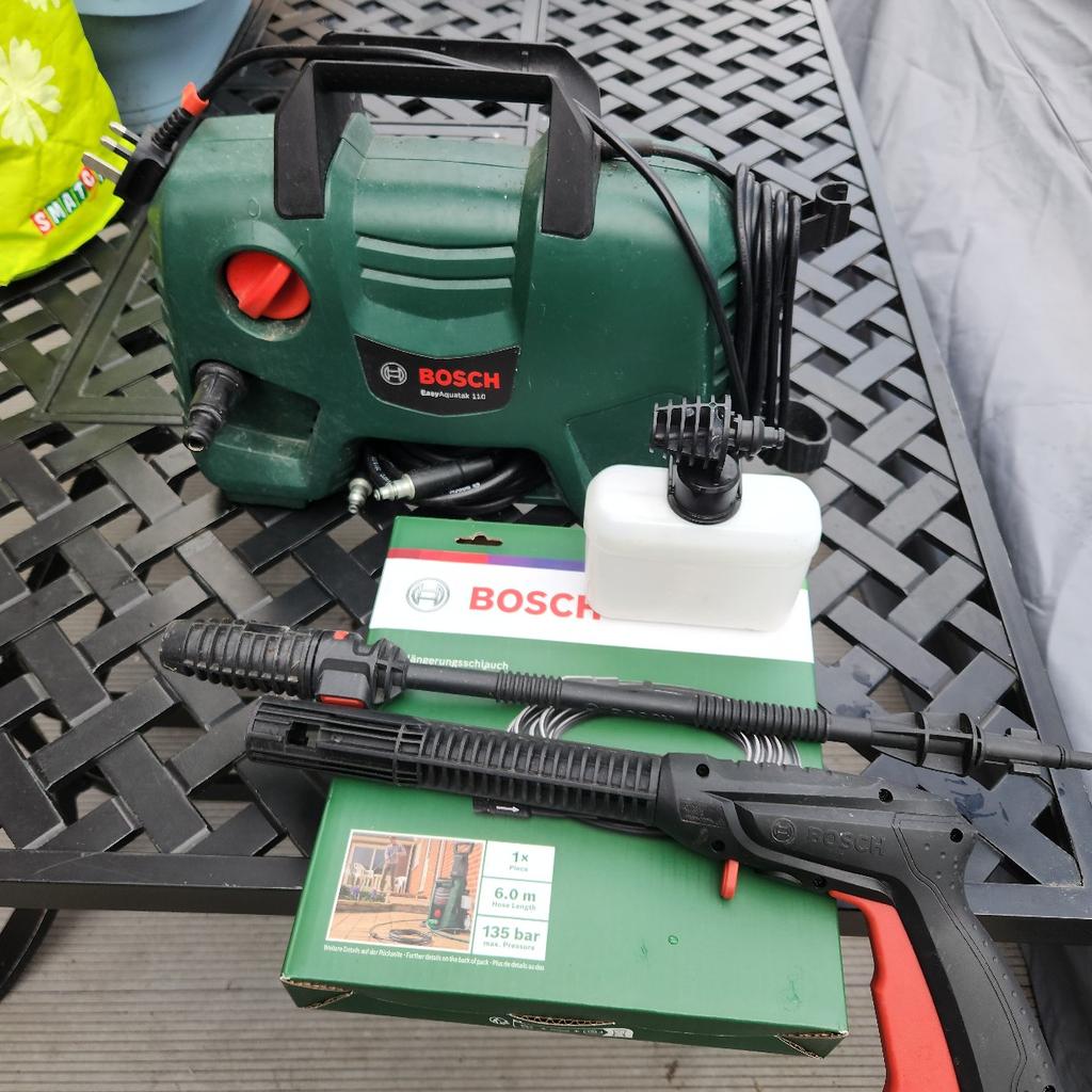 Bosch pressure washer + extension hose in BR1 Bromley für £ 65,00 zum