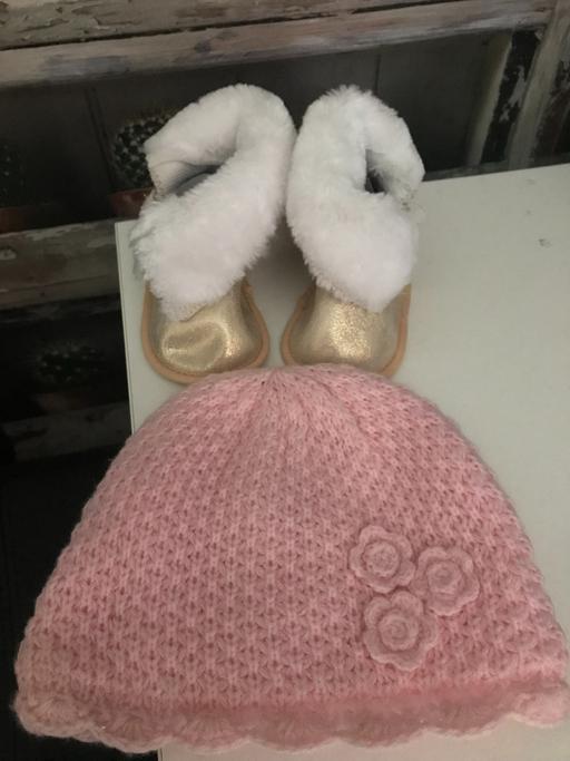 Buy & Sell Northumberland Hartford - Northumberland - Photos for BRAND NEW - GIRLS BOOT AND HAT - 0-3 MONTHS