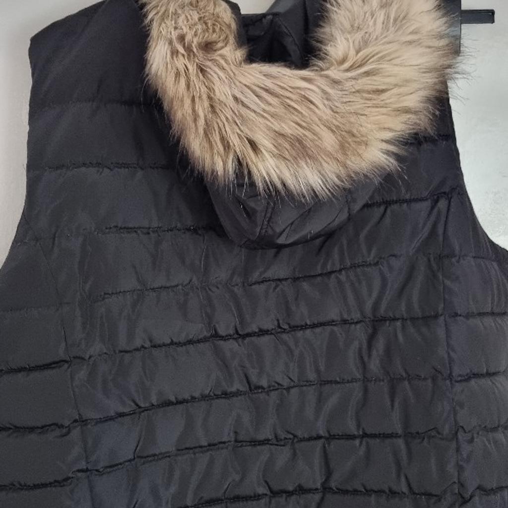 Waterproof, windproof, Sleeveless coat, demi season, warm, light, size 18, 20