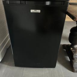 Undercounter black fridge great condition works perfectly