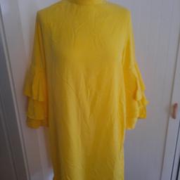 nie getragenes gelbes Kleid
lässige Ärmel
gr M 36 38
locker, schönes Sommerkleid